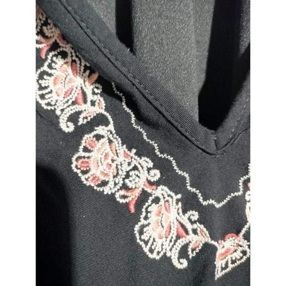 Torrid black long sleeve dress with low v neck and string tie woman size 1X (1) - Picture 3 of 9